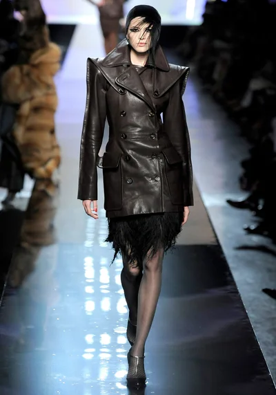 Look 10
